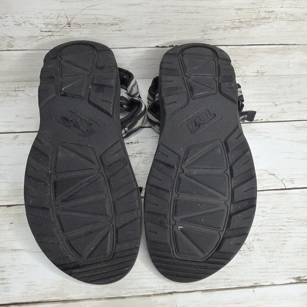 Teva Hurricane XLT 2 Kids Size 5 Fits Women S 7 Sport Sandals Black Gray